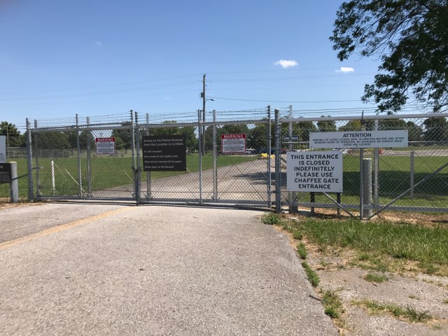 Gate