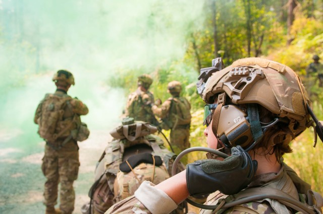Operational Test Command, I Corps Soldiers, team to assess new combat helmet