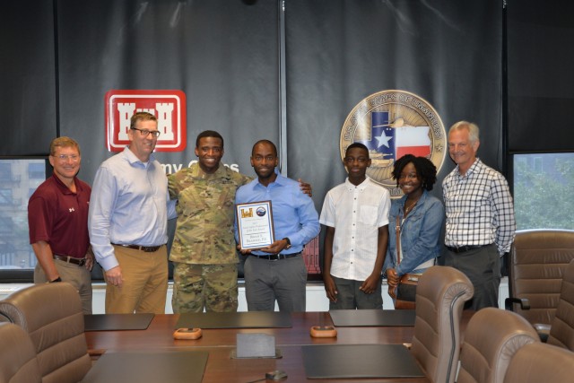 USACE employee receives 2017 Levee Safety Professional of the Year