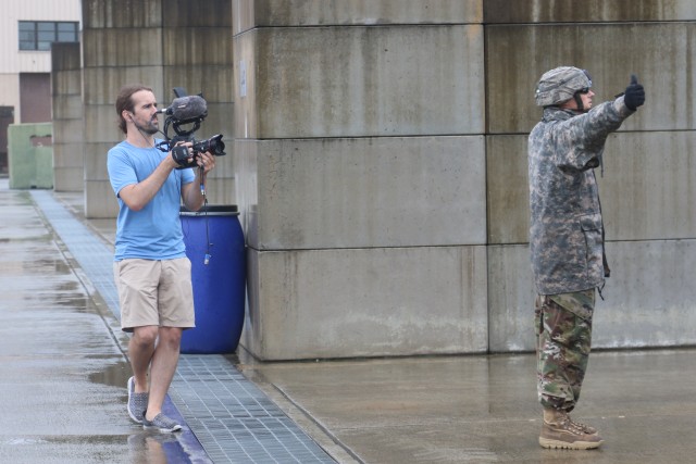 AJ+ cameraman films Soldier