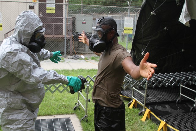 Combat Support Hospital conducts mass casualty patient decontamination training