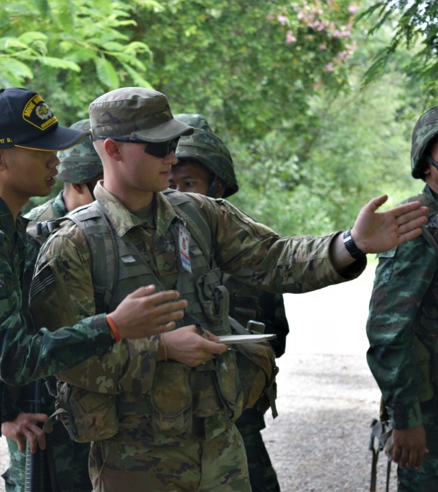 US, Thai soldiers conduct joint training in jungle IED course