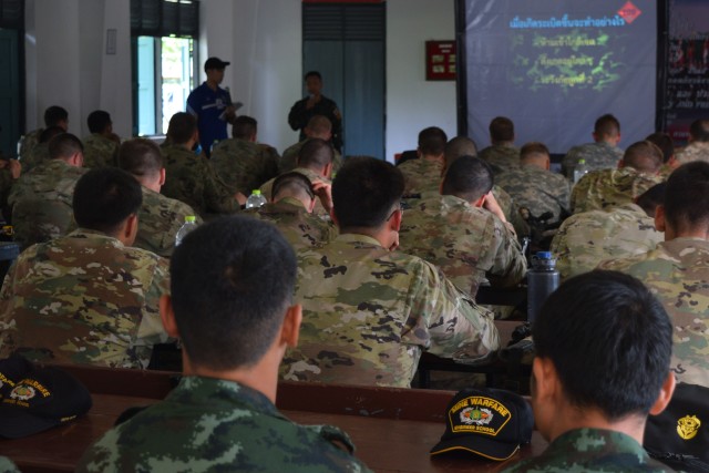 US, Thai soldiers conduct joint training in jungle IED course