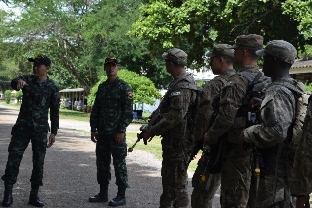 US, Thai soldiers conduct joint training in jungle IED course
