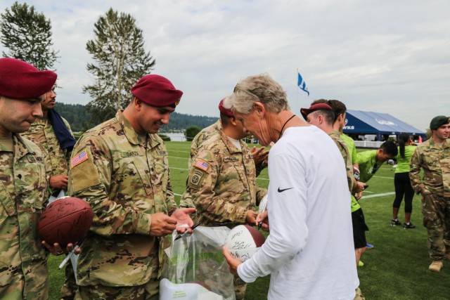 1st Special Forces Group (Airborne) Partner with Seahawks, Soldiers Visit Final Day of Training Camp