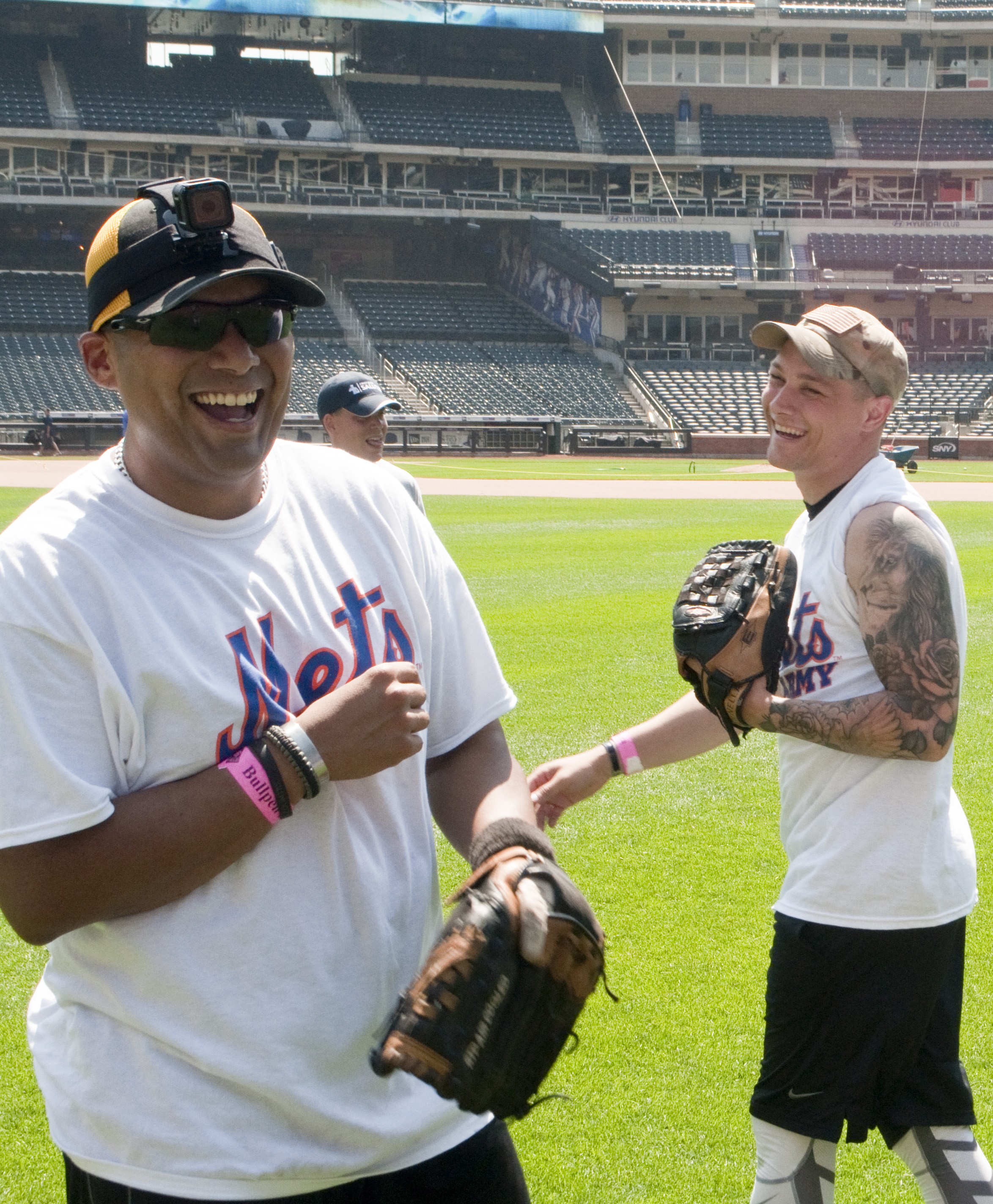 Army takes swing at New York Mets softball classic, Article