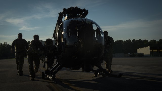 15th SOS conducts joint training with Army's 160th SOAR 