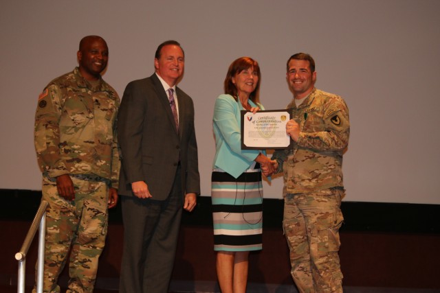 CONTRACTING SOLDIER RECOGNIZED