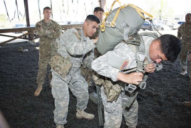 Sappers test fighting load carrier unique to paratroopers