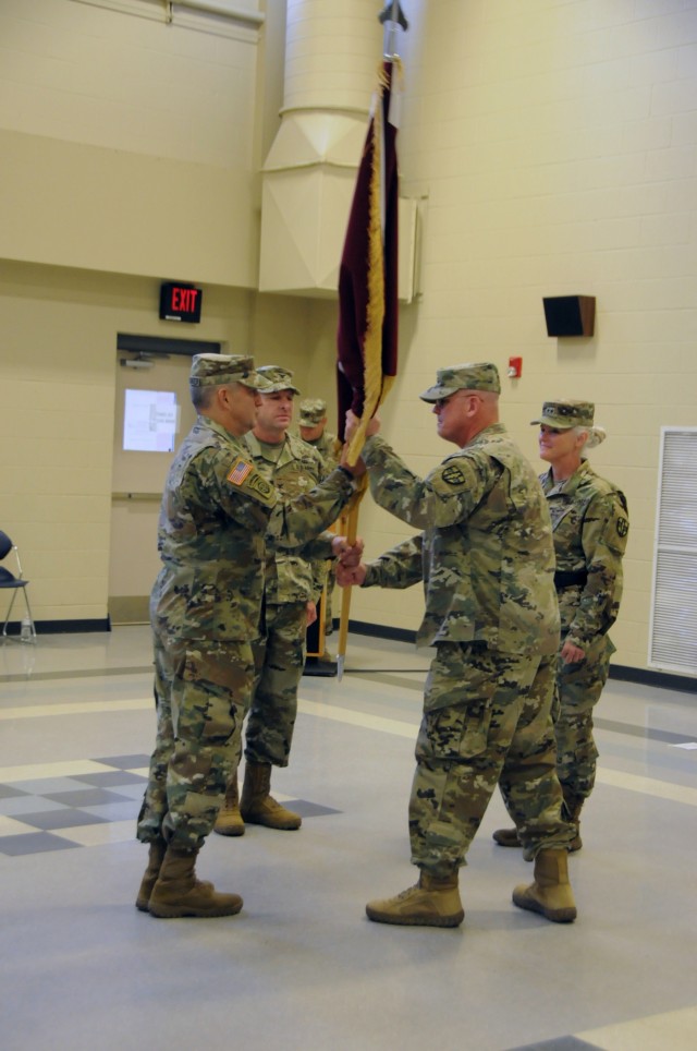 Southeast Medical Area Readiness Support Group welcomes new commander