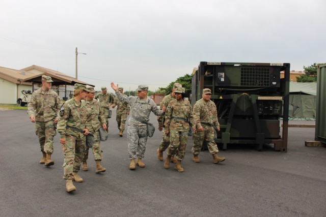 Command Sgt. Maj. Richard Merritt visits 121st CSH to observe the readiness to support our troops