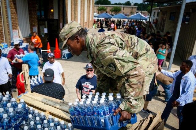 Soldiers continue massive relief effort for flooded Houston