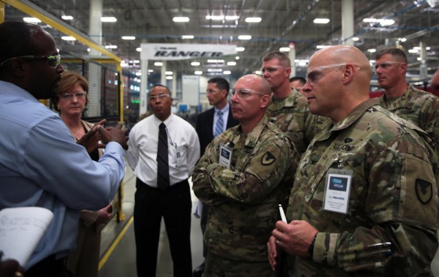 Summit brings Army industry leaders new perspective