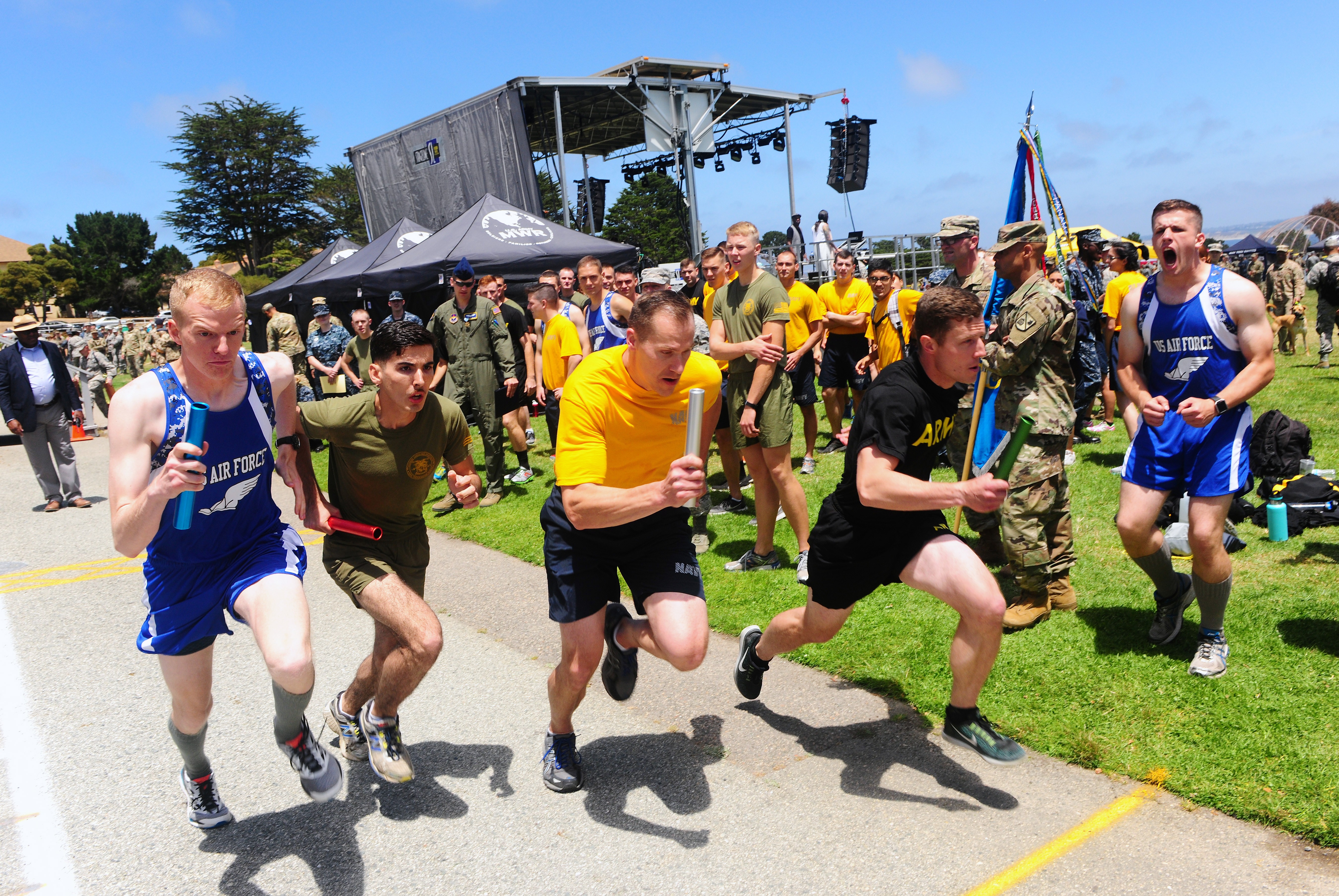 Red, relay and Blue: FMWR concert rocks Commander's Cup, Article