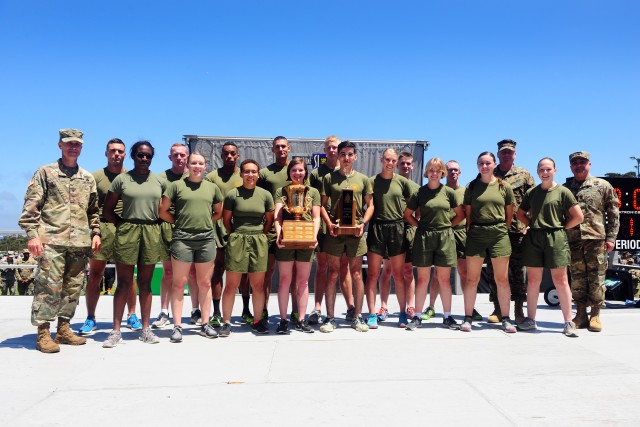 Red, relay and Blue: FMWR concert rocks Commander's Cup