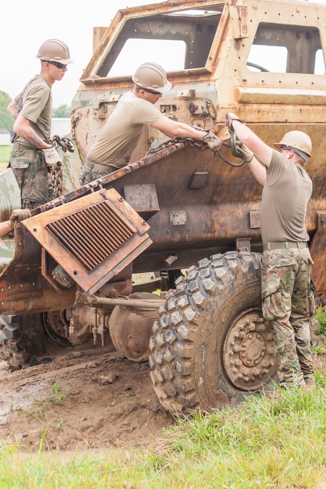 Soldiers train to earn additional skill at Fort Leonard Wood