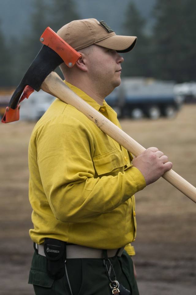 Soldiers Get Acquainted with Firefighting Basics