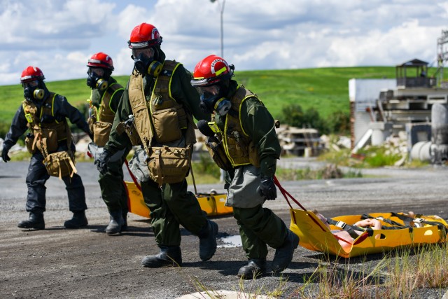 Soldiers, first responders hone emergency response skill sets in D.C. exercise