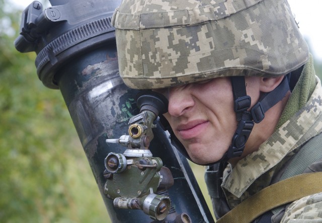 Multinational Soldiers execute defensive operations during STX