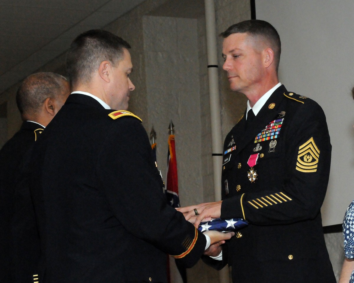 Rock Island Arsenal recognizes retirees' service to their nation ...