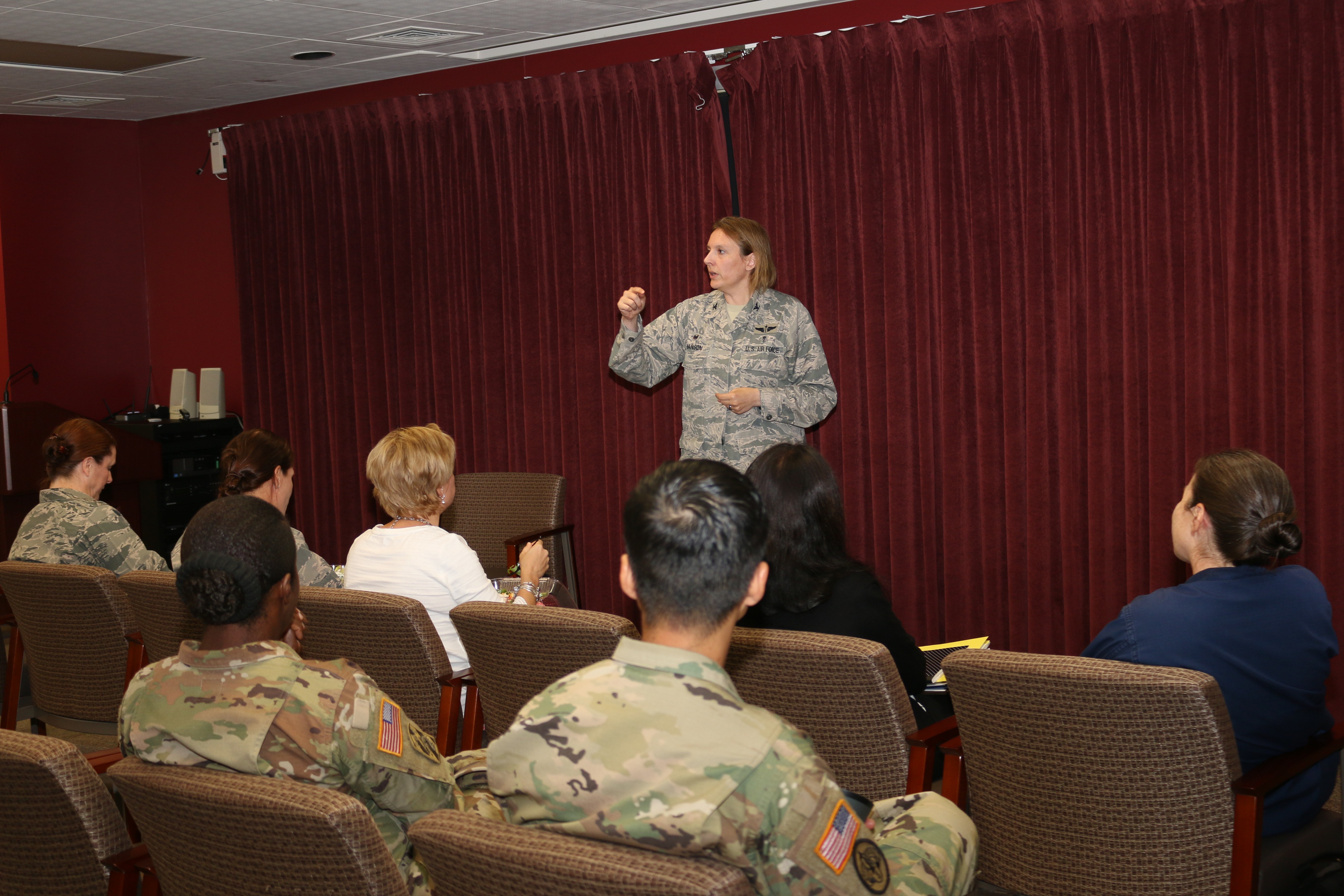 Evans hosts Women's Leadership Forum | Article | The United States Army