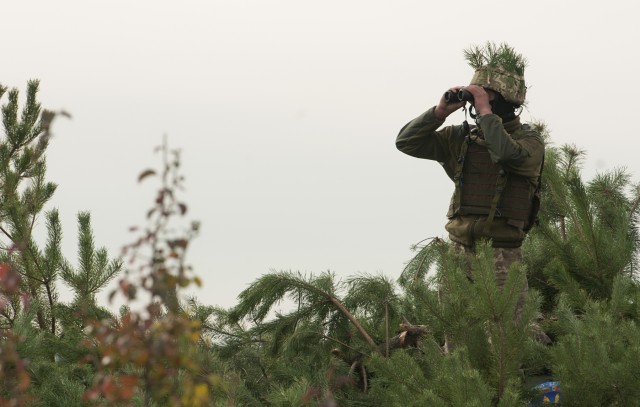 Ukrainian soldiers engage 'enemy' threats during FTX