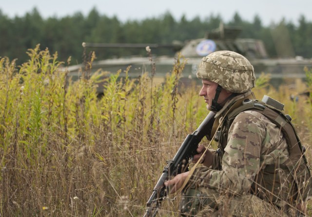 Ukrainian soldiers engage 'enemy' threats during FTX