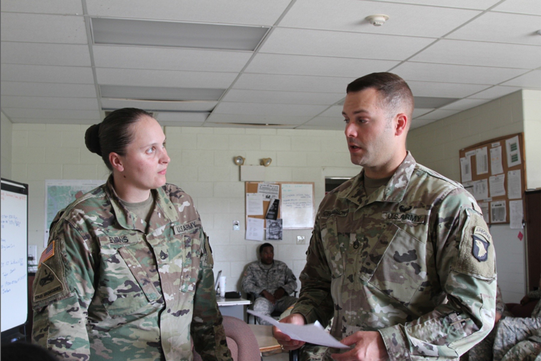 Soldiers of the 101st Airborne Division participate in Tenn. Titan's Salute  to the Troops, Article