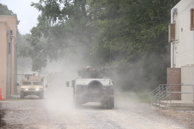 Kentucky Army National Guard trains with 129th CSSB