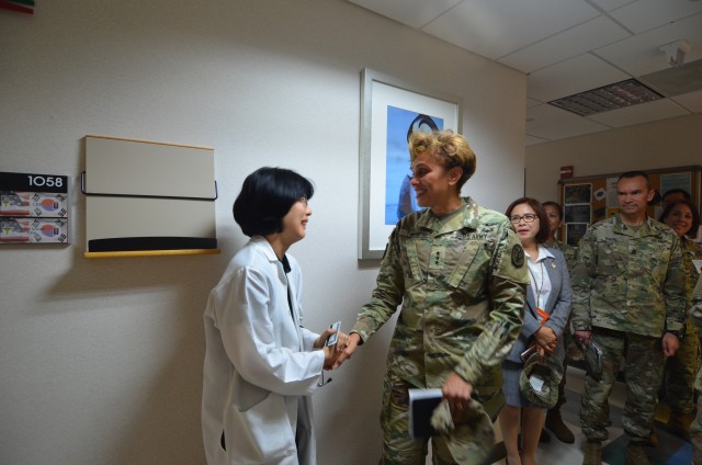 Lt. Gen. West reunites with her old colleagues in BAACH