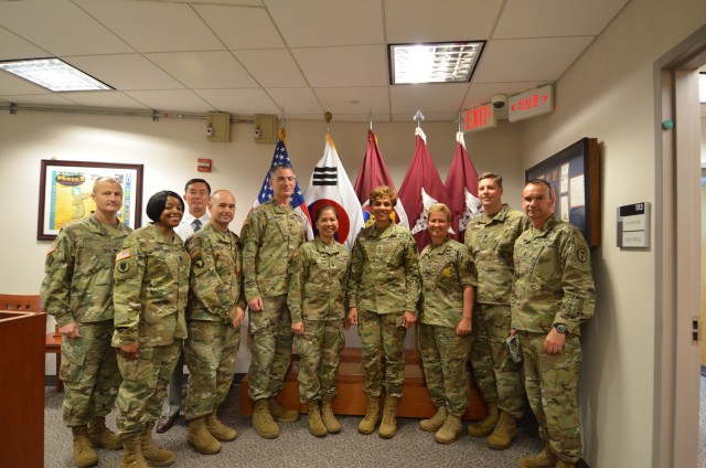 Lt. Gen. West and Command Sgt. Maj. Ecker with the BAACH Command team