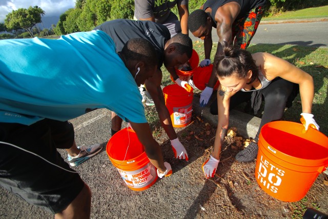 Sustainers conduct beach cleanup within Ko'olauloa community