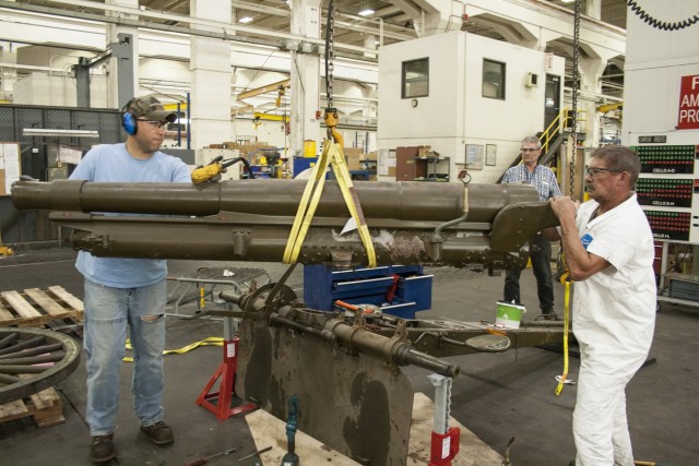 RIA-JMTC refurbishes museum gun