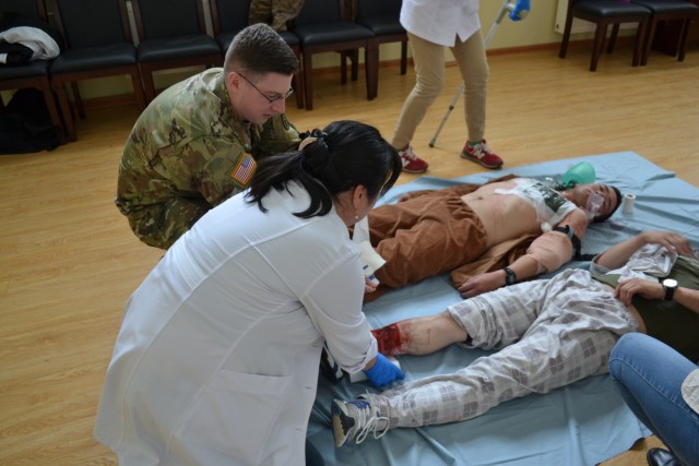 Nurses triage patients during SMEE training