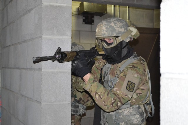 New Mexico National Guard and infantrymen conduct training together ...