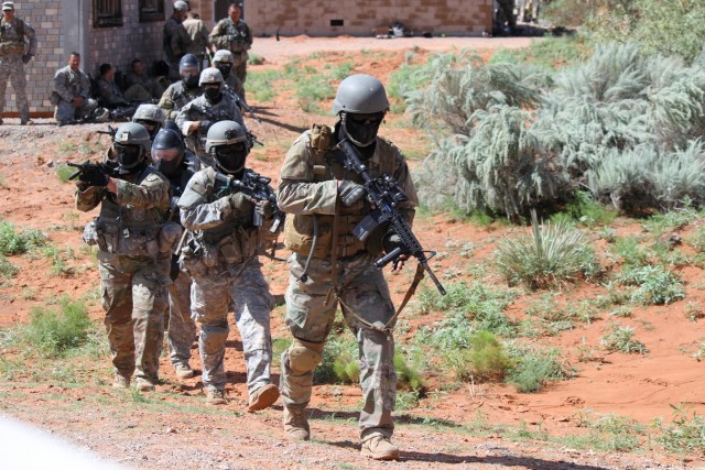 New Mexico National Guard and infantrymen conduct training together