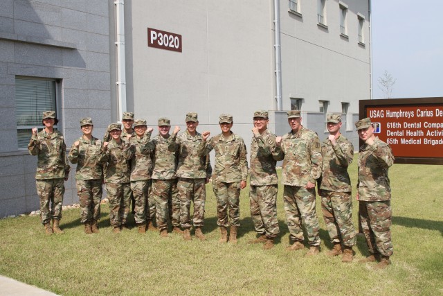 Army Surgeon General and CSM Tour Korea