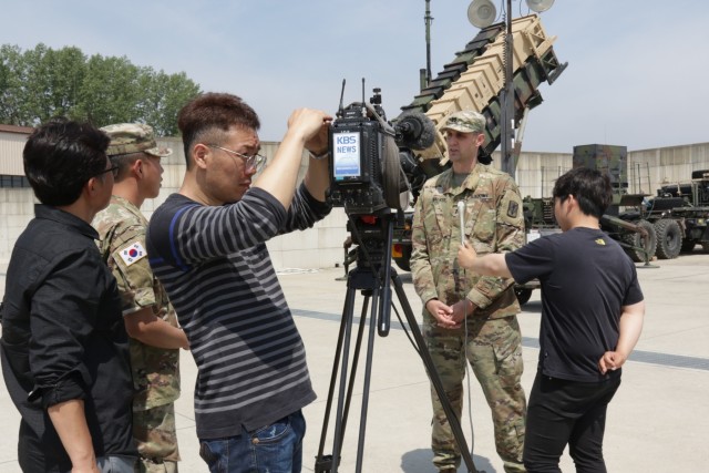 KBS News cameraman films 6-52 ADA BN CDR