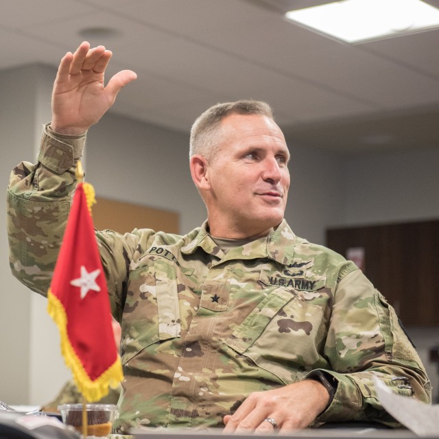 Deputy commanding general visits laboratory