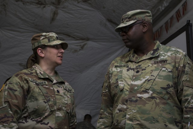 Soldiers participate in Warfighter exercise