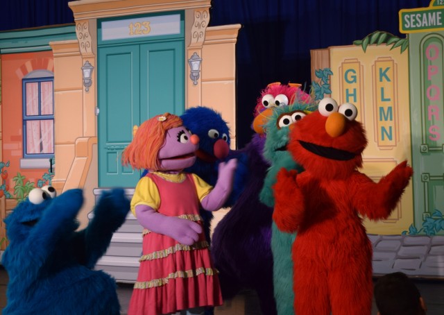 Sesame Street characters perform at Schinnen