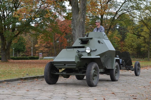 Big Red One Soldiers Support POW Museum in Poland