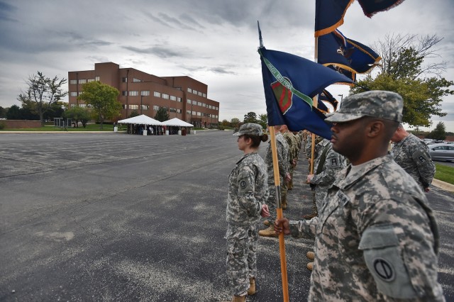 Army Reserve Chicago-based command receives new leadership