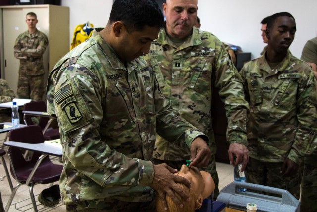 Soldiers learn lifesaving skills