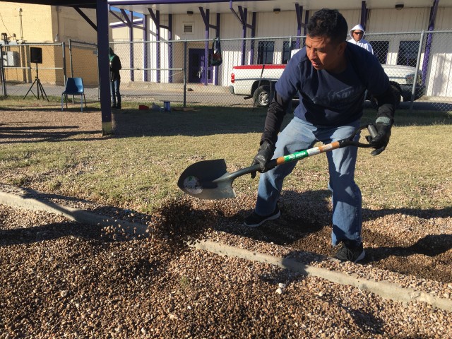 Soldiers, Army Civilians, Cove JROTC combine to Make A Difference at Florence ISD