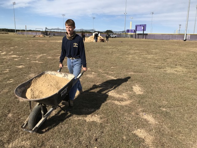 Soldiers, Army Civilians, Cove JROTC combine to Make A Difference at Florence ISD