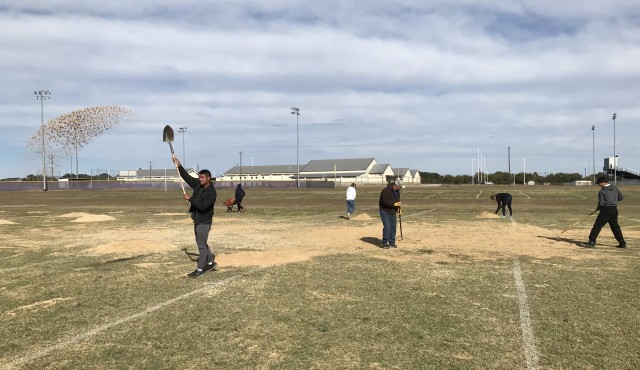 Soldiers, Army Civilians, Cove JROTC combine to Make A Difference at Florence ISD