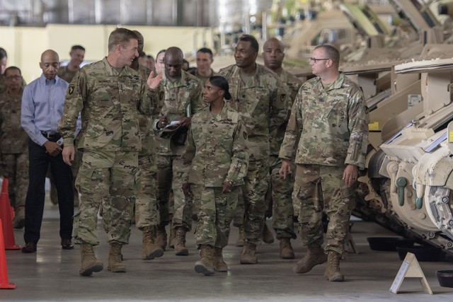 Readiness leaders escort Vice Chief
