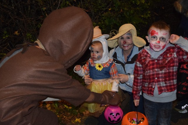 Trick-or-treaters at Schinnen Trunk-or-Treat