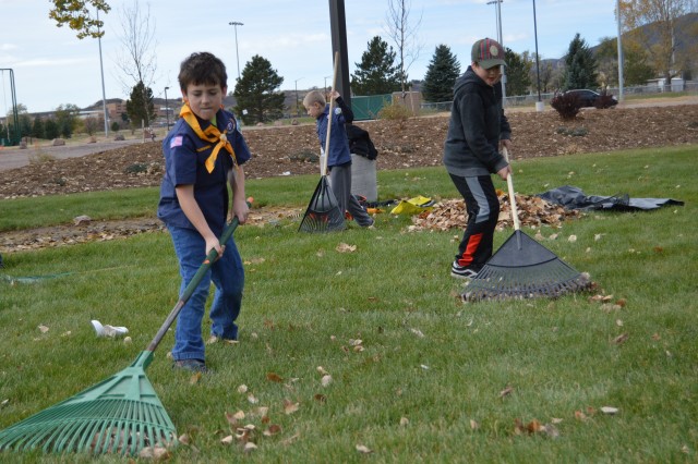 Volunteers give back on Make a Difference Day